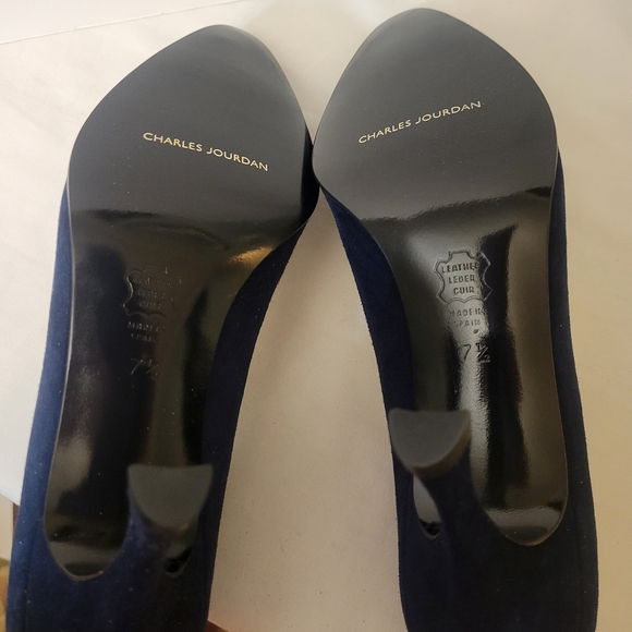 Vintage Charles Jourdan Classic Blue Suede Pump - Picture 7 of 8